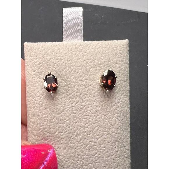 Oval cut red zircon sterling silver stud earrings - Picture 6 of 11